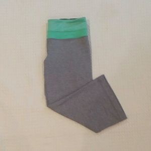 Lululemon Gray And White Capris